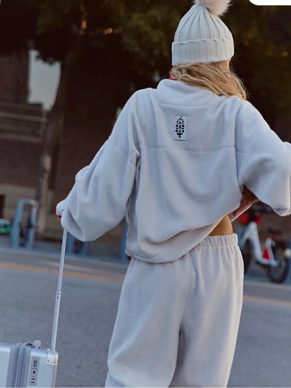 FP Movement Roll Call Fleece Set Ivory Medium NWT Pullover Joggers SOLD OUT